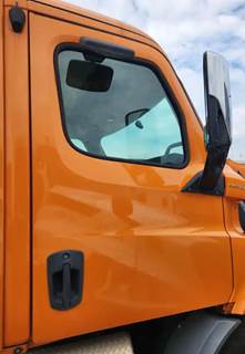 Freightliner Cascadia 116 Right Door for a 2019 Freightliner Cascadia 116 Day Cab