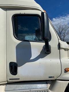 Freightliner Cascadia 125 Right Door