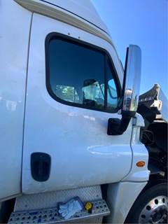 Freightliner Cascadia 125 Right Door