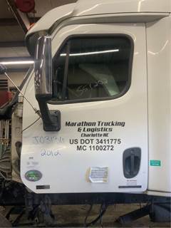 Freightliner Cascadia 125 Left Door