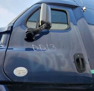 Freightliner Cascadia 125 Left Door