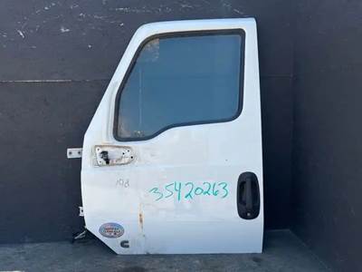 Freightliner Cascadia 125 Left Door