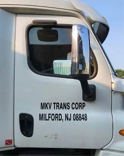 Freightliner Cascadia 125 Right Door