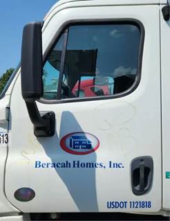 Freightliner Cascadia 125 Left Door