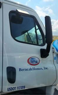 Freightliner Cascadia 125 Right Door