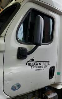 Freightliner Cascadia 125 Left Door