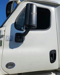 Freightliner Cascadia 125 Left Door