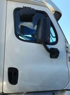 Freightliner Cascadia 125 Right Door