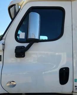 Freightliner Cascadia 125 Left Door