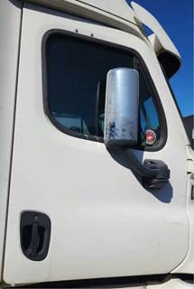 Freightliner Cascadia 125 Right Door