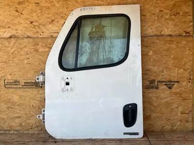 Freightliner Cascadia 125 Left Door