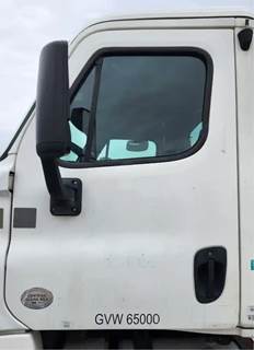 Freightliner Cascadia 125 Left Door