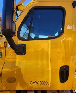 Freightliner Cascadia 125 Left Door