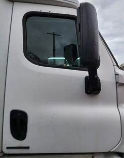 Freightliner Cascadia 125 Right Door
