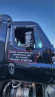 Freightliner Cascadia 125 Right Door