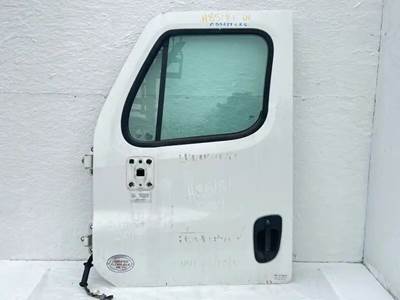 Freightliner Cascadia 125 Left Door