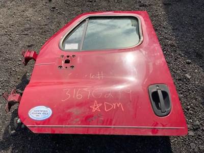 Freightliner Cascadia 125 Left Door