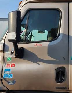 Freightliner Cascadia 125 Left Door