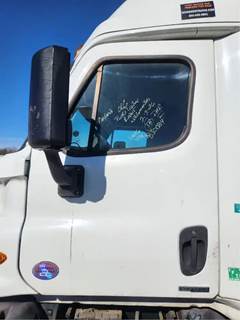 Freightliner Cascadia 125 Left Door