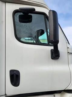 Freightliner Cascadia 125 Right Door