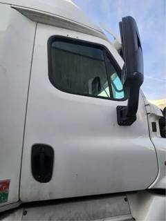 Freightliner Cascadia 125 Right Door