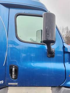 Freightliner Cascadia 125 Right Door