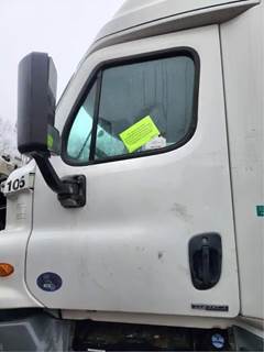 Freightliner Cascadia 125 Left Door