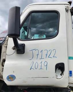 Freightliner Cascadia 125 Left Door