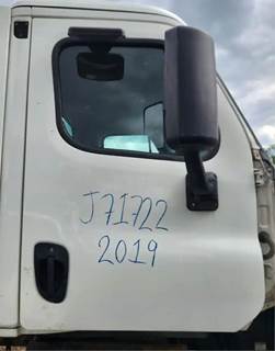 Freightliner Cascadia 125 Right Door