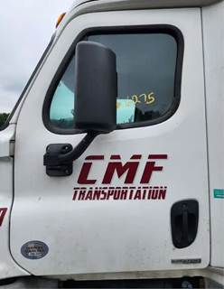 Freightliner Cascadia 125 Left Door