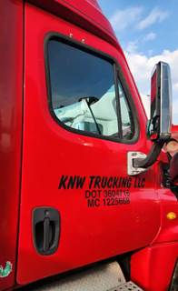 Freightliner Cascadia 125 Right Door