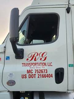 Freightliner Cascadia 125 Left Door