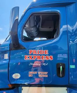 Freightliner Cascadia 126 Left Door