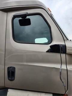 Freightliner Cascadia 126 Right Door