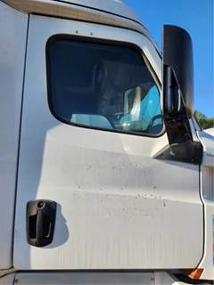 Freightliner Cascadia 126 Right Door