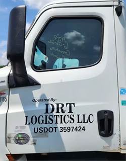 Freightliner Cascadia 126 Left Door