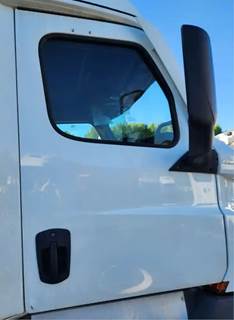 Freightliner Cascadia 126 Right Door