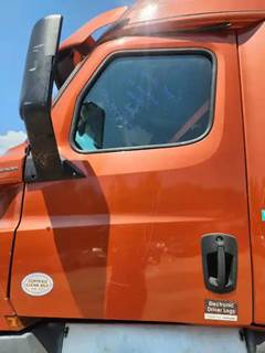 Freightliner Cascadia 126 Left Door