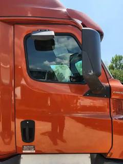 Freightliner Cascadia 126 Right Door