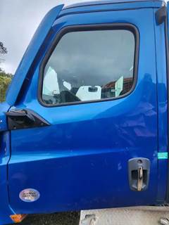 Freightliner Cascadia 126 Left Door