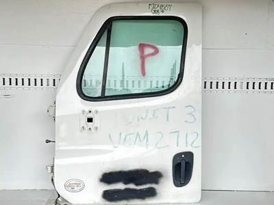 Freightliner Cascadia 132 Left Door