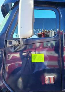 Freightliner Columbia 120 Left Door