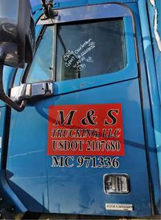 Freightliner Columbia 120 Left Door