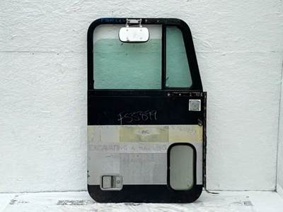 Freightliner FLD112 Right Door for a 1986 Freightliner FLD112SD