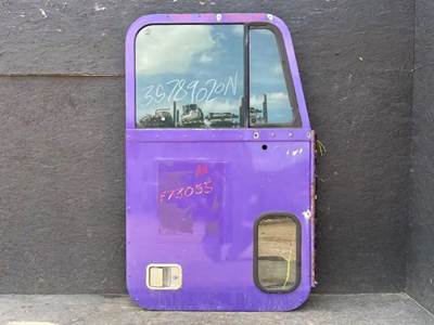 Freightliner FLD112SD Right Door