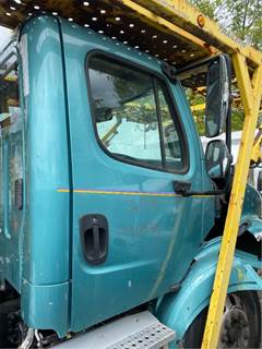 Freightliner M2 112 Right Door for a 2014 Freightliner M2 112 Medium Duty