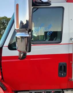 International 4400 LP Left Door
