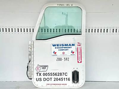 International CT660 Left Door