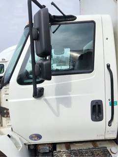 International DuraStar 4300 Left Door