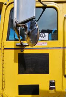 International F5070 Left Door for a 1993 International F-5070